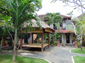 Leggies Bungalows Deals Reviews Pecatu Idn Wotif - 