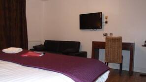 1 bedroom, desk, iron/ironing board, free WiFi