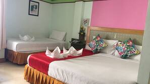 มินิบาร์, โต๊ะทำงาน, บริการ WiFi ฟรี