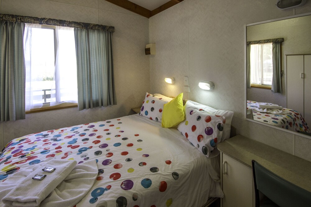 Room, BIG4 Breeze Holiday Park – Mannum