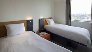Premium bedding, down duvet, desk, free WiFi