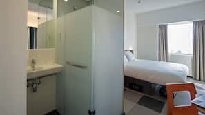 Premium bedding, down duvet, desk, free WiFi