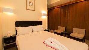 Minibar, in-room safe, iron/ironing board, bed sheets