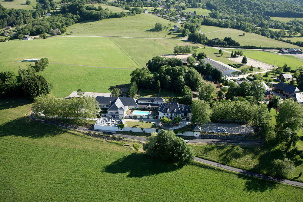 Aerial view, Domaine des Saints Pères