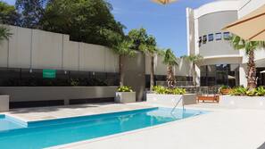 Piscina externa