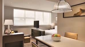 Premium bedding, minibar, in-room safe, desk