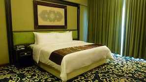 In-room safe, desk, iron/ironing board, free WiFi