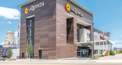 La Quinta Inn & Suites by Wyndham Memphis Downtown