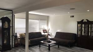 Flat-screen TV, fireplace