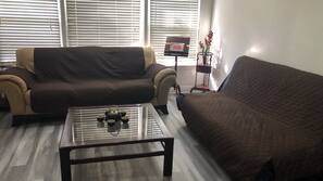 Flat-screen TV, fireplace