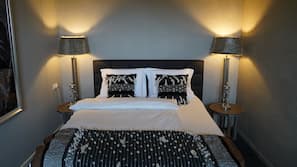 Een strijkplank/strijkijzer, gratis wifi, beddengoed