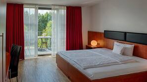 Zimmersafe, Schreibtisch, schallisolierte Zimmer, Bügeleisen/Bügelbrett