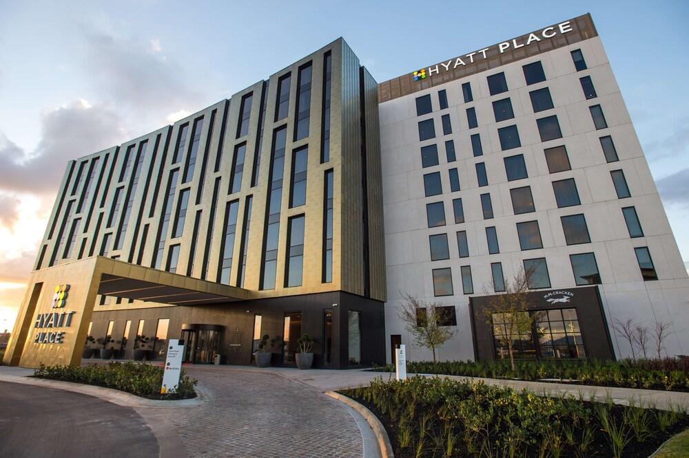 Hyatt Place Melbourne, Essendon Fields