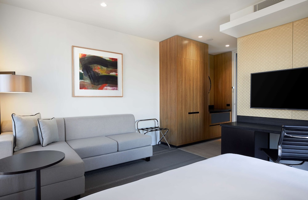 Hyatt Place Melbourne, Essendon Fields