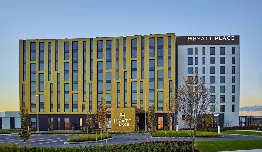 Hyatt Place Melbourne, Essendon Fields