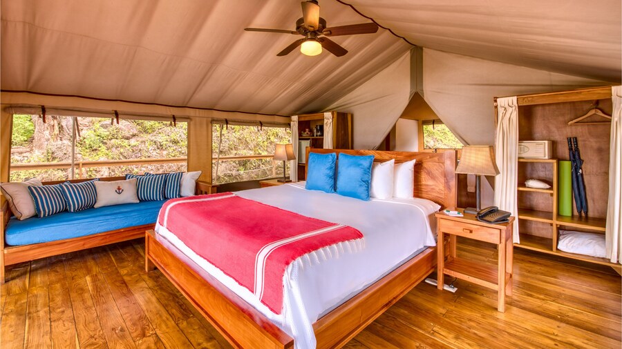 Isla Chiquita Glamping Hotel