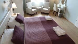 Rollaway beds, free WiFi, linens