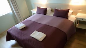 Rollaway beds, free WiFi, linens