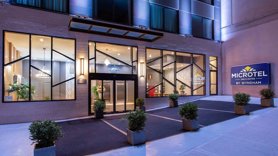 Microtel Inn by Wyndham Long Island City