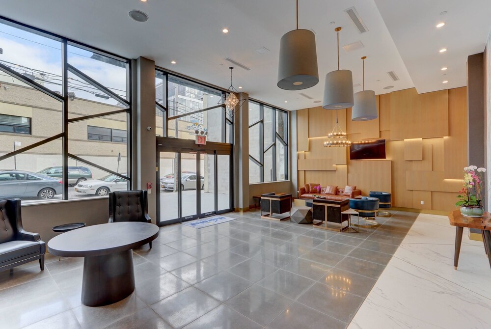 Lobby, Microtel Inn by Wyndham Long Island City