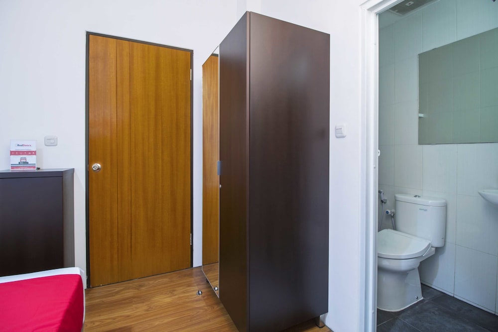 Reddoorz Plus Near Plaza Indonesia Jakarta 2019 Hotel - 