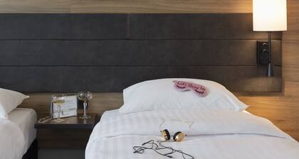 MOXY Stuttgart Airport/Messe, a Marriott Hotel