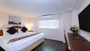 Minibar, in-room safe, desk, blackout drapes