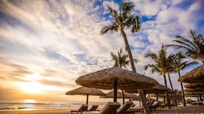 Private beach, beach volleyball, beach bar