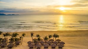 Private beach, beach volleyball, beach bar