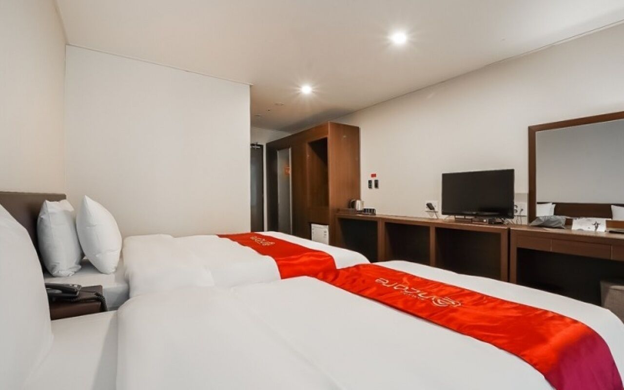 Ramada Encore Pyeongtaek in Pyeongtaek, South Korea
