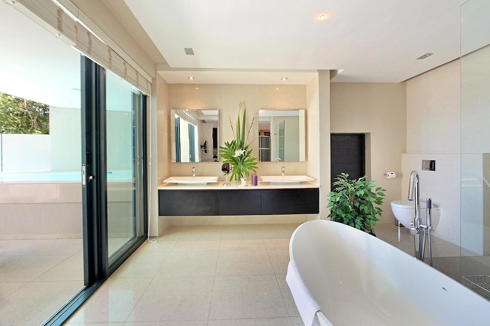 Photo - Azamare Guest House