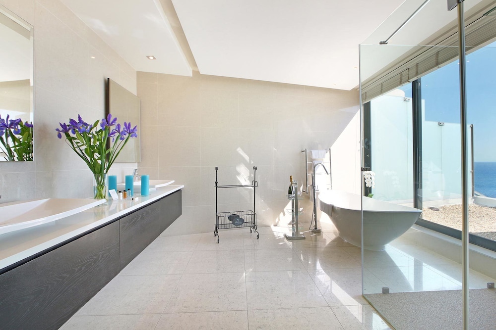 Photo - Azamare Guest House