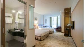 Down comforters, minibar, in-room safe, desk