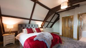 Premium bedding, desk, iron/ironing board, free WiFi