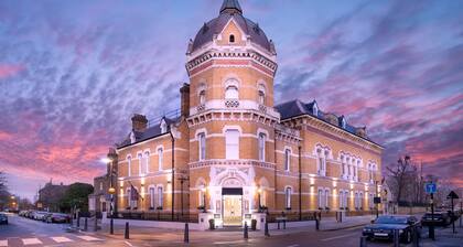 Lansbury Heritage Hotel