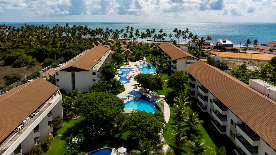 Flats no Carneiros Beach Resort