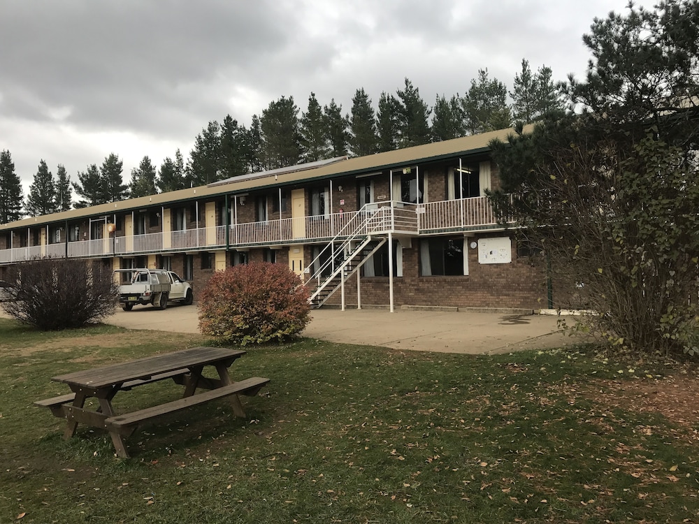 Cooba Holiday Motel