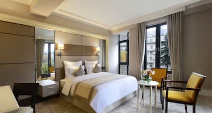 Ambassadori Hotel Tbilisi