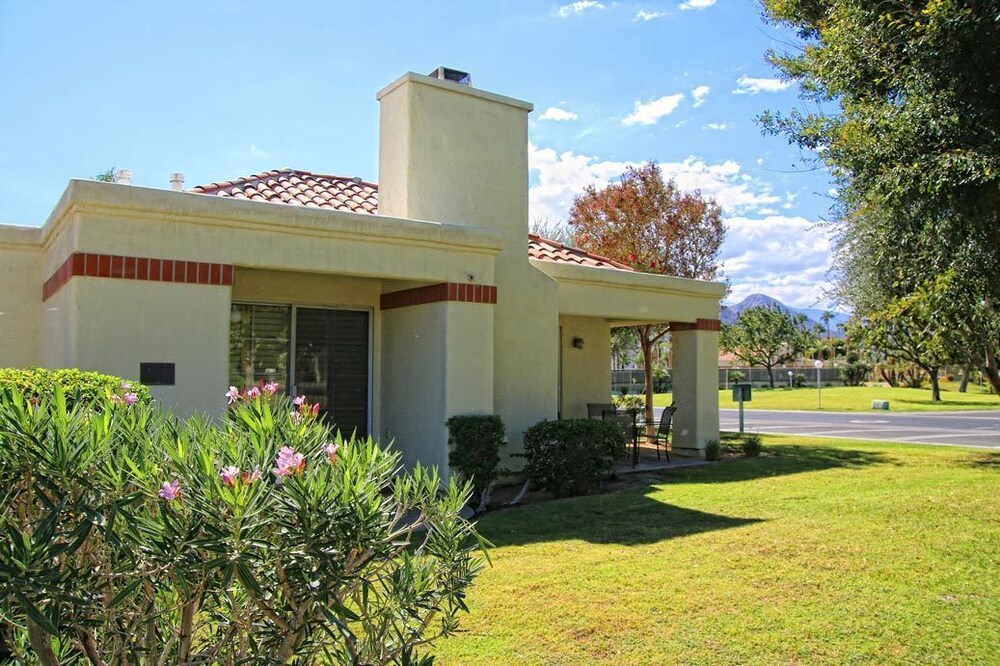 4 Seasons at Desert Breezes in Palm Desert Best Rates & Deals on Orbitz