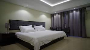 In-room safe, desk, iron/ironing board, free WiFi