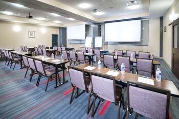 Four Points By Sheraton Houston Intercontinental Airport - 