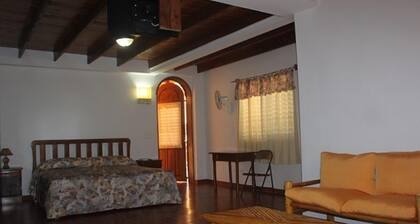 Colin's Hotel