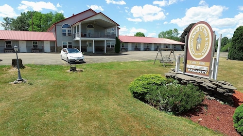Top 10 Accommodation Near Glenora Wine Cellars From Au 166 Wotif Golden Knights Inn And Suites
