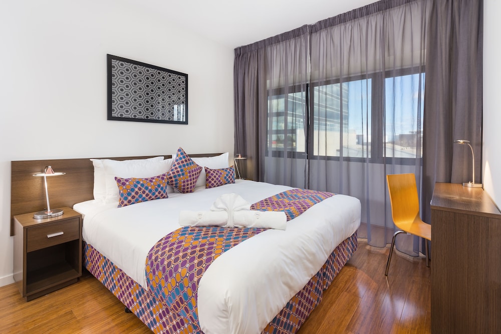 City Edge Dandenong Apartment Hotel