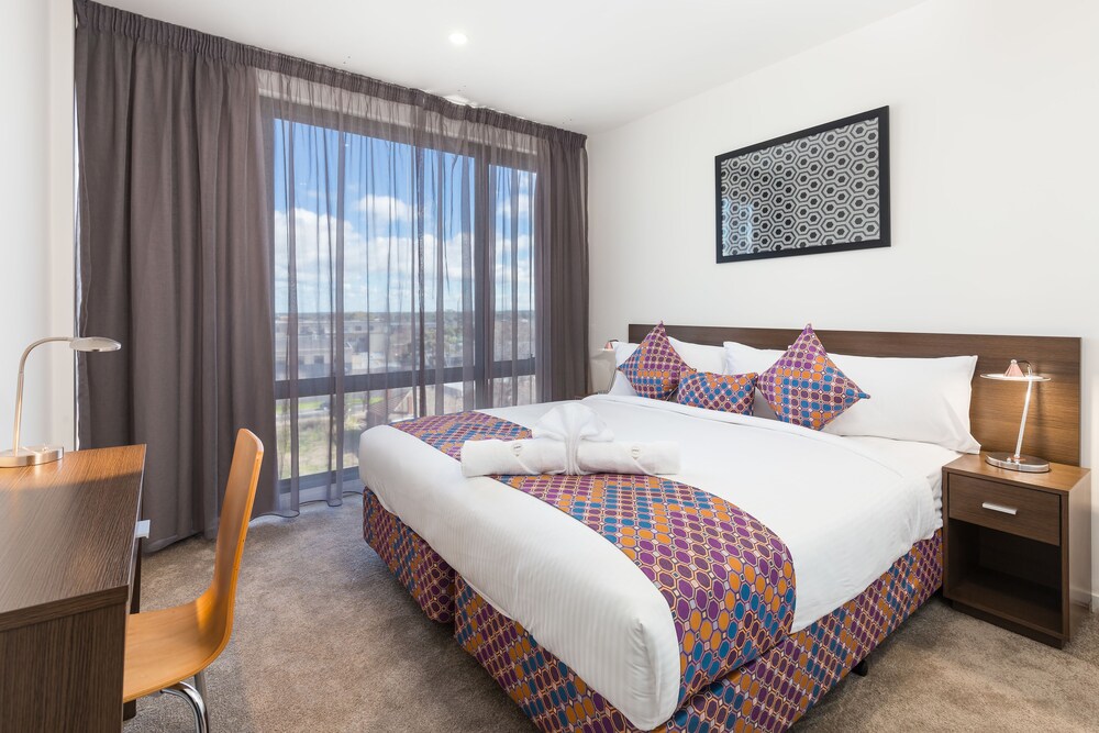 City Edge Dandenong Apartment Hotel