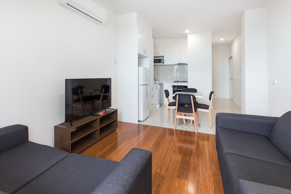 City Edge Dandenong Apartment Hotel