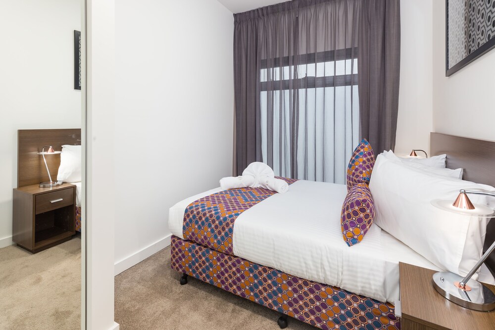 City Edge Dandenong Apartment Hotel