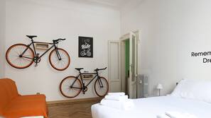 1 slaapkamer, een strijkplank/strijkijzer, gratis babybedden