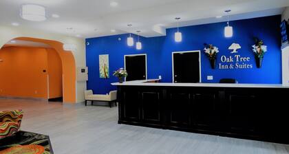 Oak Tree Inn & Suites