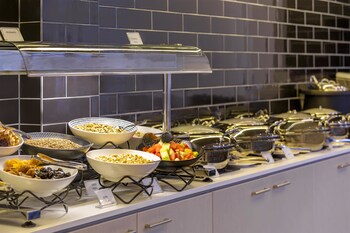 Travelodge Hotel Sydney Airport Sydney 76 Room Prices Reviews Travelocity